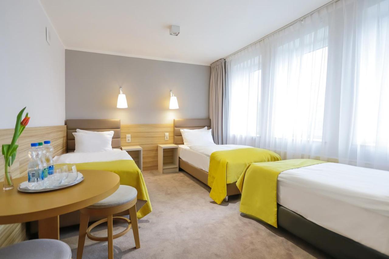 Poznan West Hotel - Airport Exterior photo