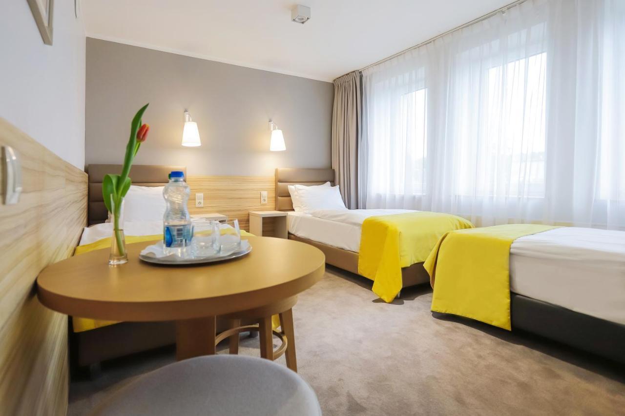 Poznan West Hotel - Airport Exterior photo