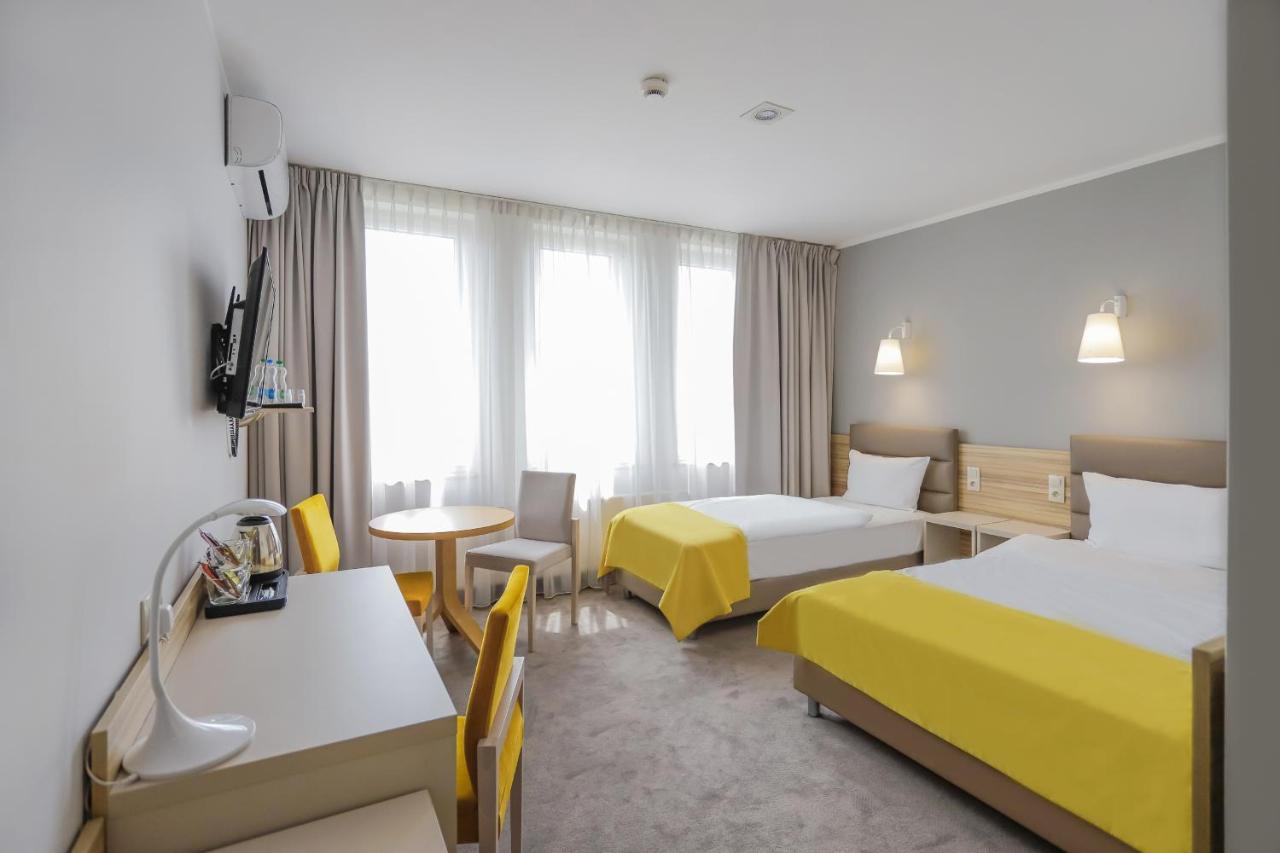 Poznan West Hotel - Airport Exterior photo
