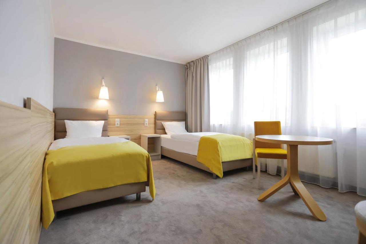 Poznan West Hotel - Airport Exterior photo