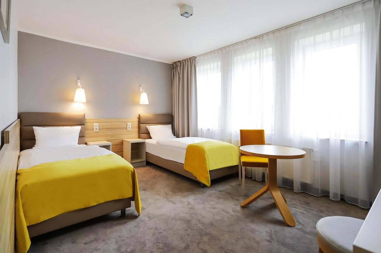 Poznan West Hotel - Airport Exterior photo