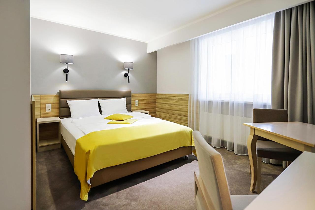 Poznan West Hotel - Airport Exterior photo
