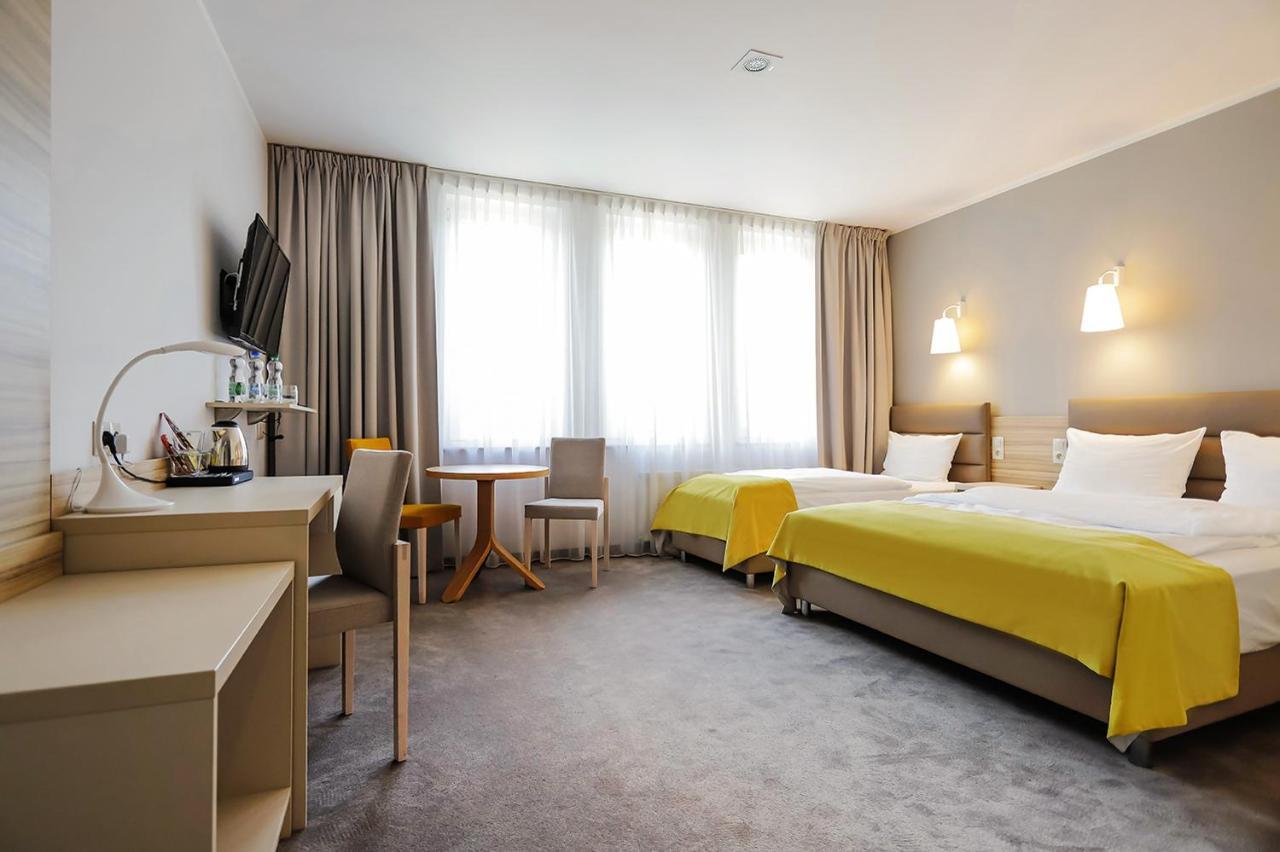 Poznan West Hotel - Airport Exterior photo