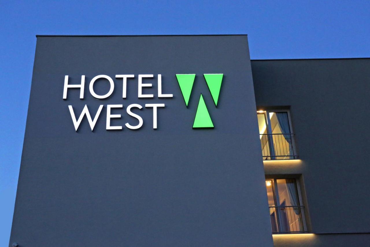 Poznan West Hotel - Airport Exterior photo